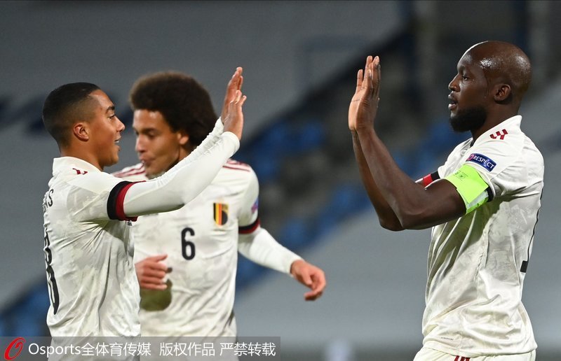 比利时客胜小组登顶