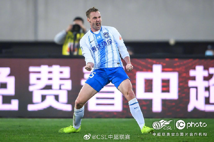 巴斯蒂安斯打入杀死悬念一球。图片来源:中超联赛/IC photo官方供图 巴斯蒂安斯打入杀死悬念一球。图片来源:中超联赛/IC photo官方供图