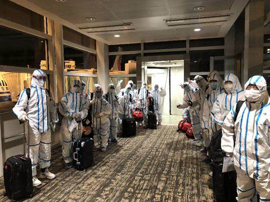 中国体操队一行，顺利完成在日本东京举行的国际体联体操四国邀请赛，于11月9日下午乘坐中国国际航空公司航班从东京回到国内。