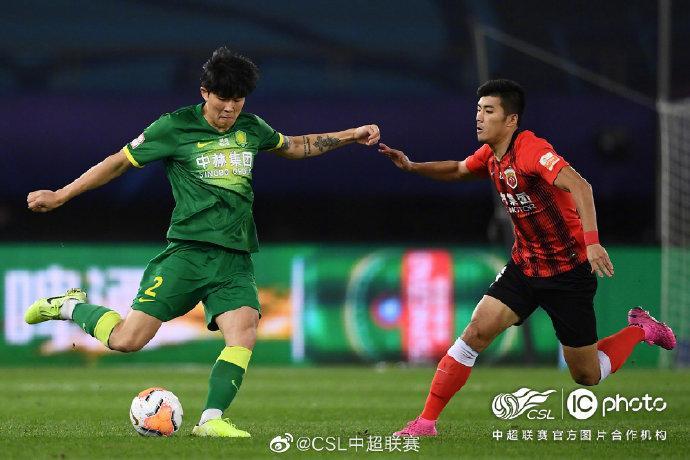 赛季末段上港与国安的焦点大战略显沉闷，一部分因素是两队体能已经枯竭。中超联赛/IC photo官方供图