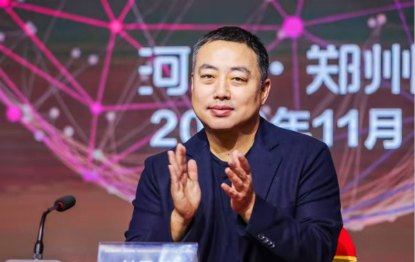 乒乓高手汇聚郑州全国乒乓球“业余球王”总决赛开幕