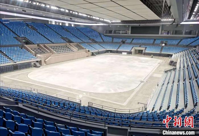 首都体育馆于11月11日完成场地制冰。北京市重大办供图