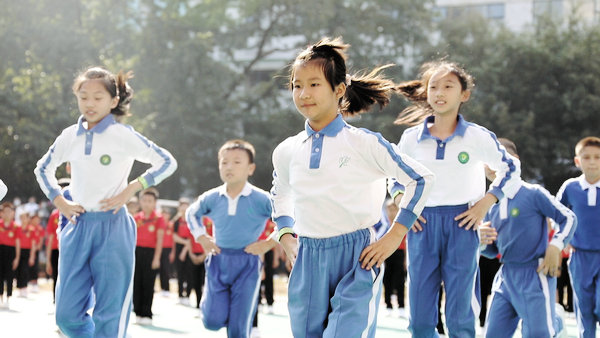 学校体育发展迈入新阶段不光看热闹更要看门道
