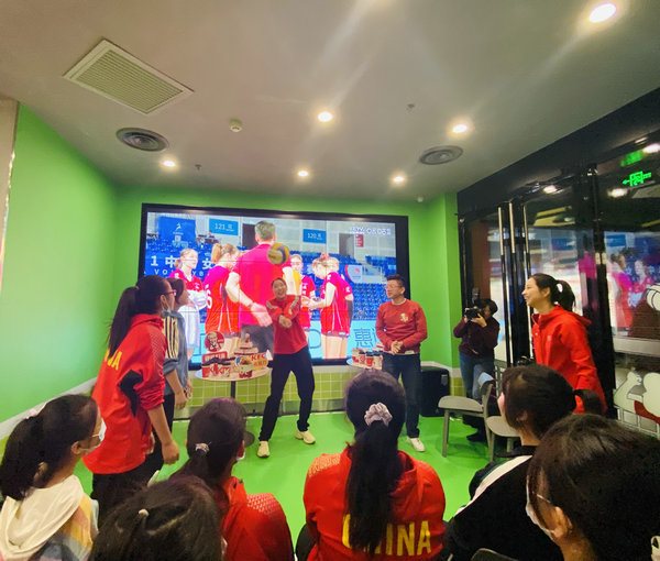 排球主题餐厅设“第二赛场”排球文化在天津生根发芽