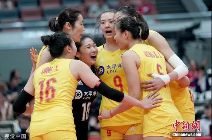 2019年9月28日，中国女排第五次获得世界杯冠军，这也是她们获得的第十个世界冠军。图片来源：视觉中国