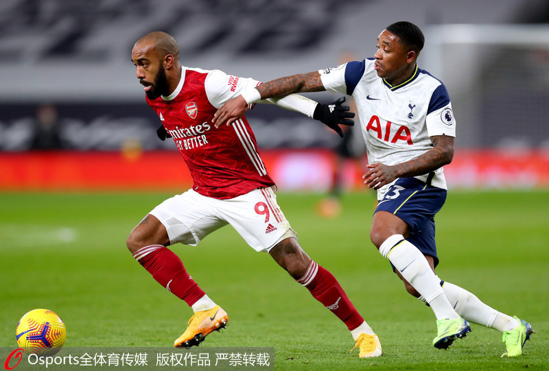 拉卡泽特摆脱防守