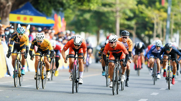 环湾区自行车挑战赛在广东汕尾举行