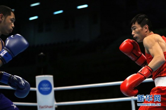 （体育）（4）拳击——奥运会资格赛男子48-52公斤级：中国选手胡建关夺冠