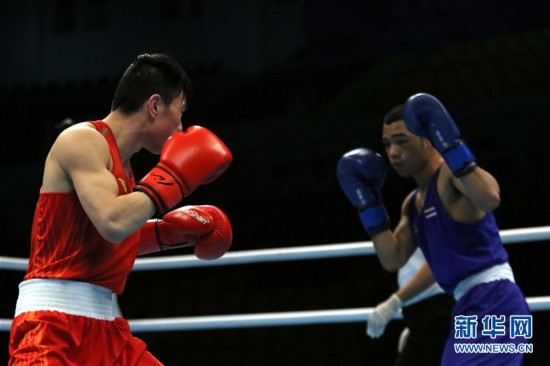 （体育）（5）拳击——奥运会资格赛男子48-52公斤级：中国选手胡建关夺冠