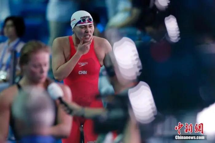 资料图：傅园慧在比赛中。/p中新社记者 韩海丹 摄