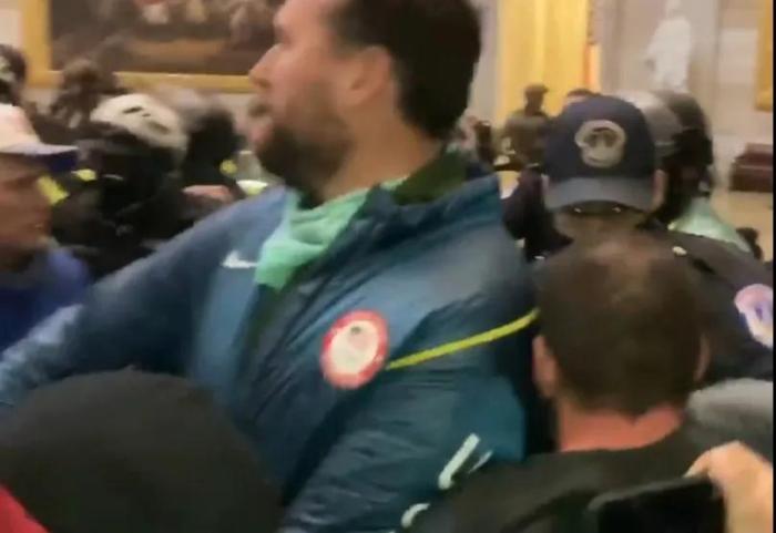 视频截图。 视频截图。