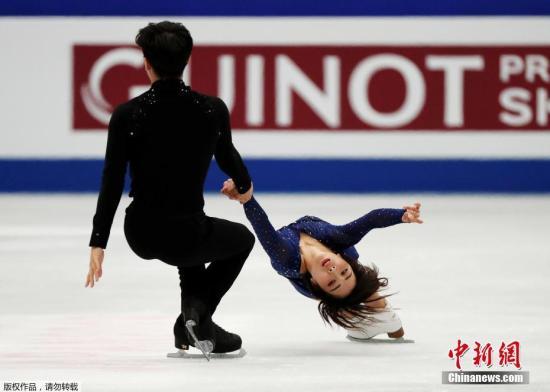 资料图:隋文静、韩聪在比赛中 资料图:隋文静、韩聪在比赛中