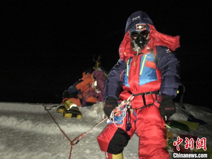 2018年5月20日，孙义全时隔五年，再次登顶珠峰。孙义全 供图