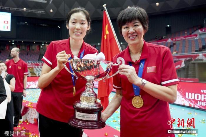 资料图：2019年女排世界杯，中国女排夺得冠军。