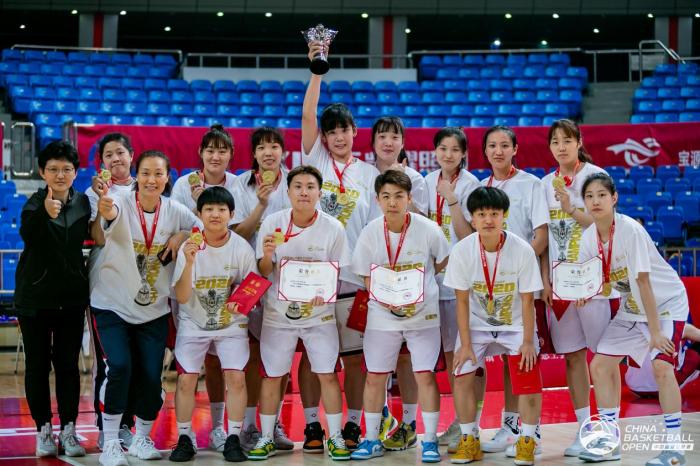 天津财经大学获得女子冠军赛冠军 主办方供图