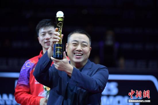 资料图：中国乒乓球协会主席刘国梁出席颁奖仪式。/p中新社记者 陈文 摄