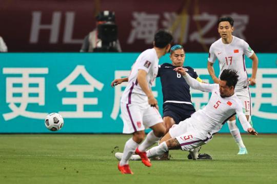 40强赛中国对阵关岛开赛 武磊点球建功