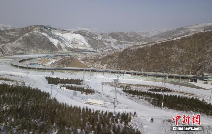 国家越野滑雪中心国家越野滑雪中心位于河北张家口，这里将产生2022冬奥会越野滑雪比赛的全部12枚金牌。图片来源：视觉中国