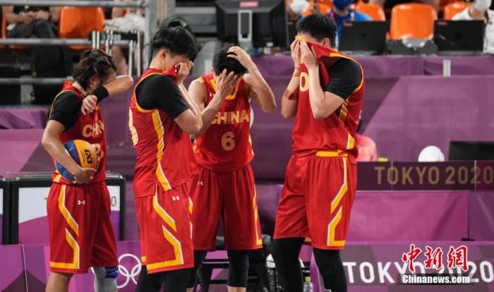 7月28日晚，在东京奥运会女子三人篮球铜牌战中，中国女子三人篮球队以16：14击败法国队，夺得了中国代表团在该项目上的首枚奖牌。/p中新社记者 杜洋 摄