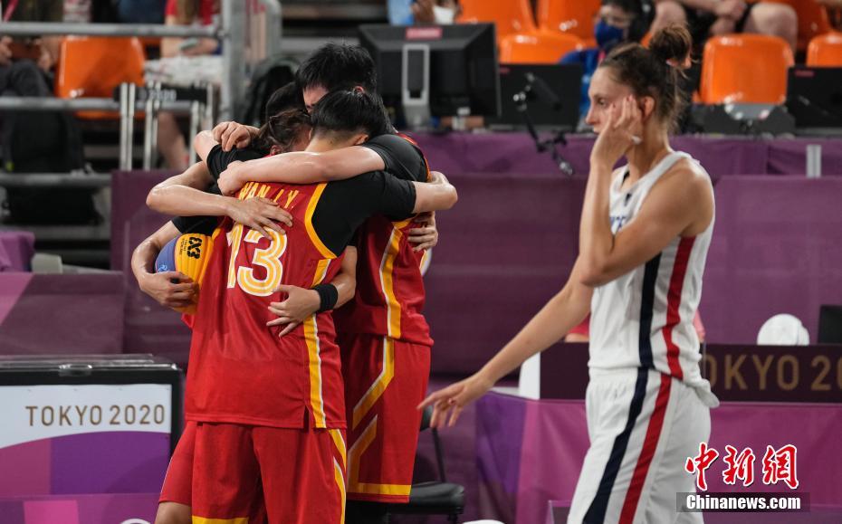 资料图：7月28日晚，在东京奥运会女子三人篮球铜牌战中，中国女子三人篮球队以16：14击败法国队，夺得了中国代表团在该项目上的首枚奖牌。/p中新社记者 杜洋 摄